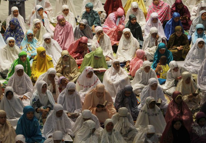 Ramazan u svijetu: Muslimani u Indoneziji klanjali prvi teravih-namaz