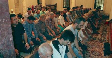 Banjaluka: Prvom teravih-namazu u Ferhadiji prisustvovao veliki broj vjernika