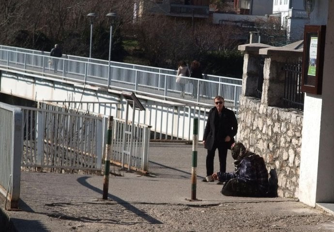 Pred nastupajuću turističku sezonu: Mostarska policija najavila obračun s prosjačenjem