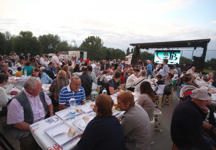 Više od hiljadu vjernika na iftaru u Hrvatskoj