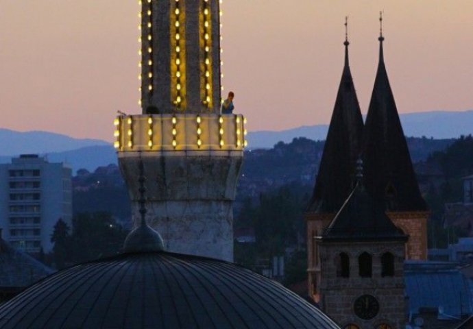 Vjerski običaji Bošnjaka u ramazanu: Kako se nekad oglašavao iftar i sehur? 