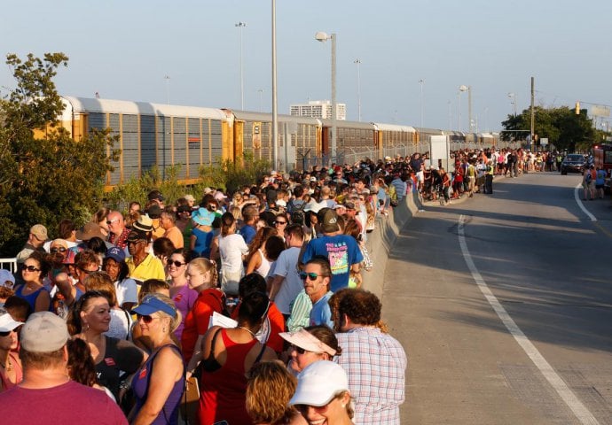 Nastavljeni protesti povodom nedavnog zločina u crkvi u Charlestonu