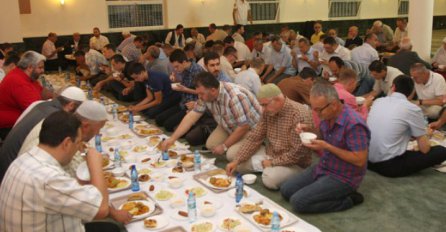 U Sjenici organizovan kolektivni iftar