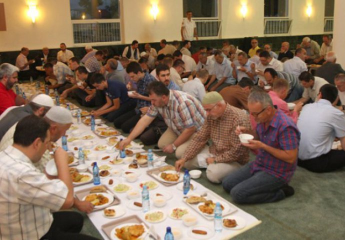 U Sjenici organizovan kolektivni iftar