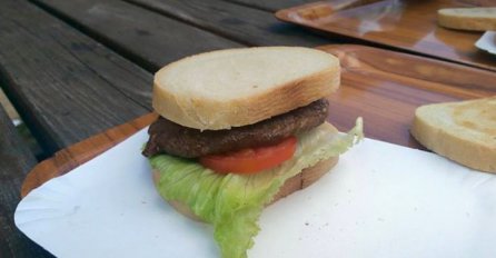 Kad Hrvati 'gule' turiste: Fotografija ovog hamburgera izazvale je burne reakcije na društvenim mrežama!