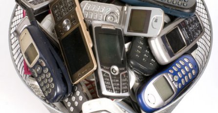 Današnji ''pametni telefoni'' još samo što ne jedu za nas, ali znate li kako je izgledao prvi mobitel ikada?