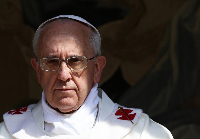 Papa Franjo zatražio da zemlje obustave masovne deportacije migranata