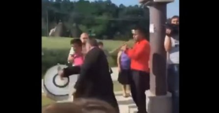 POP NAPAO TRUBAČE NA VJENČANJU Sveštenik bijesno izletio ispred crkve i počeo da šutira muziku