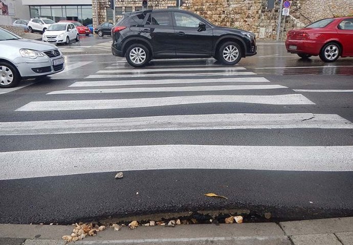 VIDEO: Strašno nevrijeme u Dubrovniku: Asfalt pucao, ulice pod vodom