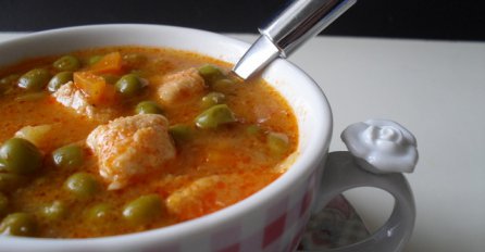 Fina čorba sa piletinom i graškom