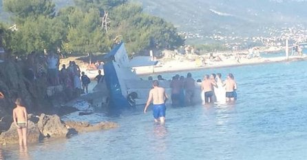 Veća tragedija izbjegnuta: Avion se srušio u more u Trogiru, jedna osoba poginula