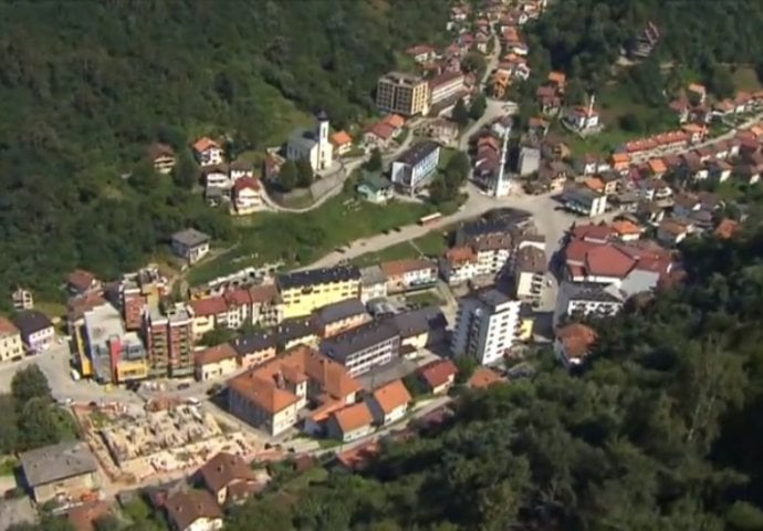 Srebrenica: Večeras stigao kamion sa 140 prehrambeno-higijenskih paketa namijenjenih povratnicima