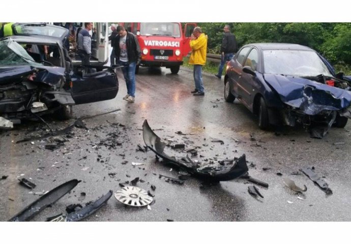 Stravičan sudar u blizini Sarajeva: Mnogo povrijeđenih