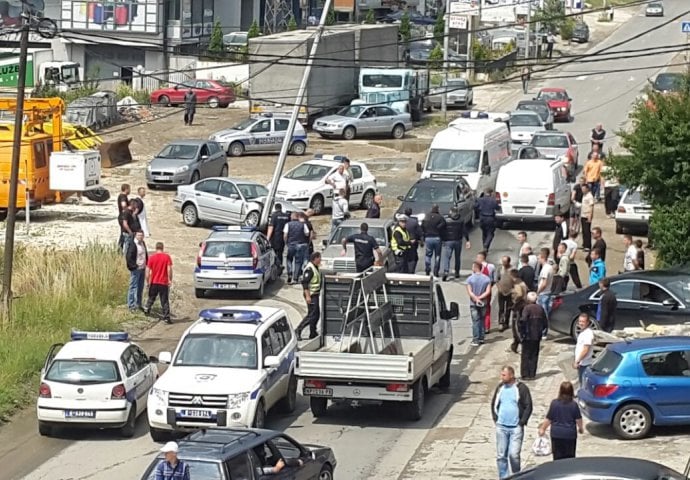 Drama u Novom Pazaru: Ukrao automobil, bježao, pa se zakucao u stub