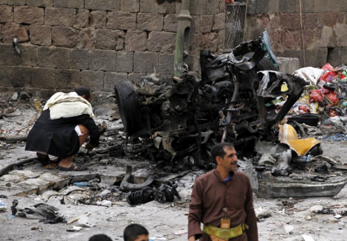 U napadu autobombom ranjeno 28 ljudi