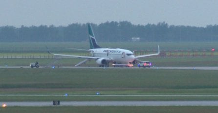 Avion WestJeta prinudno sletio, povrijeđeno šest putnika 