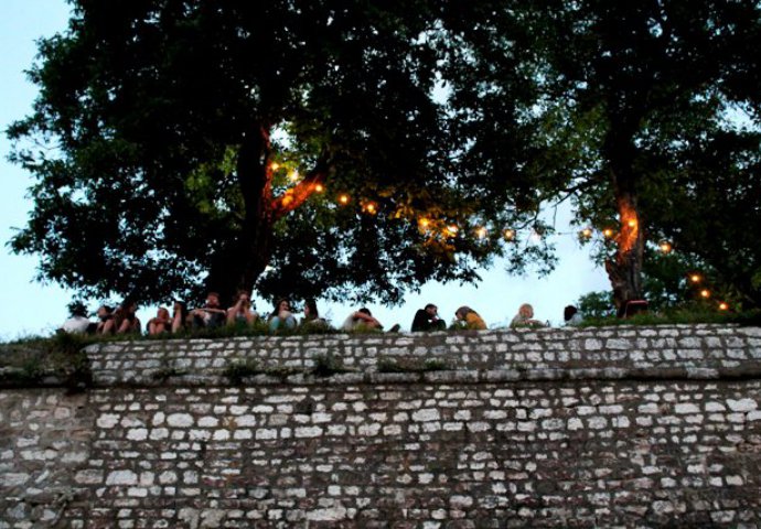 Iftar sa pogledom na grad