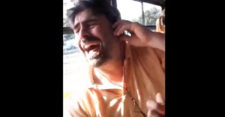 UDRI BRIGU NA VESELJE: Čovjek zapjevao Čolinu pjesmu u autobusu, evo kako su putnici reagovali