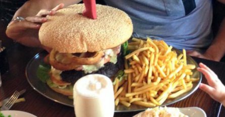 Dosad niko nije uspio: Kako pojesti hamburger od 10.000 kalorija?