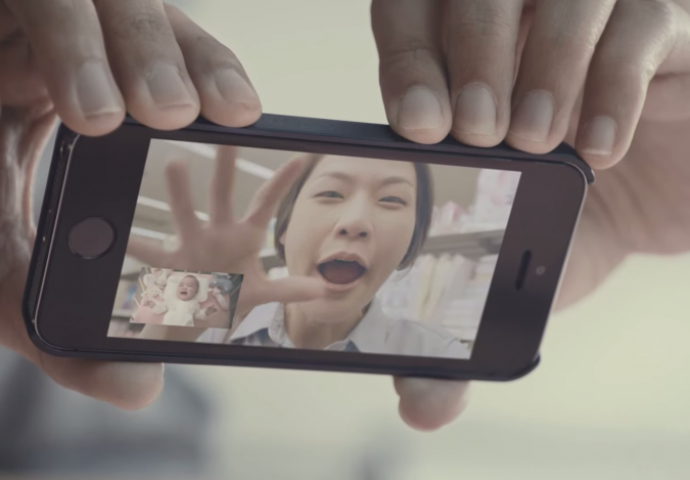 PRELIJEPO: Pogledajte ovaj emotivni video koji će vas podsjetiti na važnost dodira i porodične bliskosti!