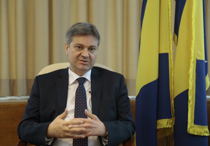 Zvizdić će na sutrašnjoj sjednici tražiti da se 11. juli proglasi danom žalosti u BiH