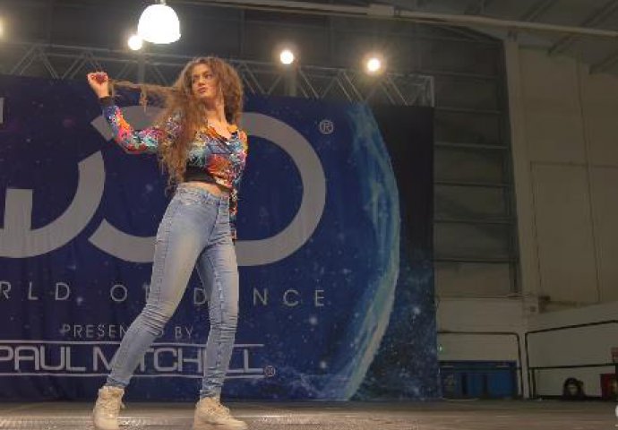 Izašla je na binu, raširila ruke i hipnotizirala milione ljudi