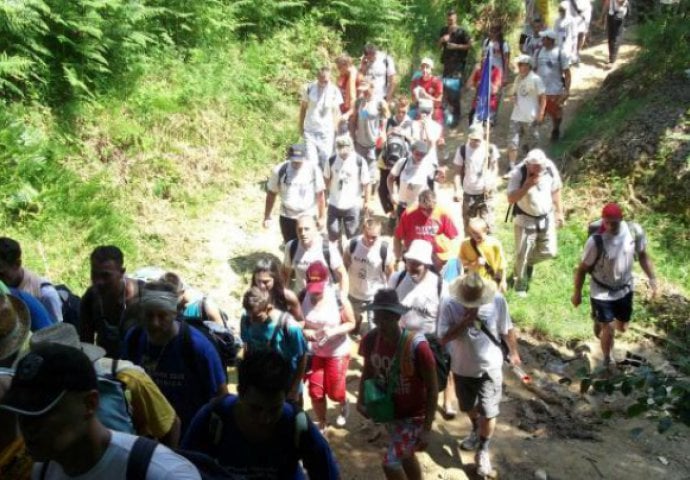 Na "Marš mira Nezuk - Potočari 2015" krenulo 9.000 učesnika: Raduje veliki broj mladih