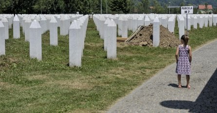 Pripreme za dženazu u Potočarima: Iskopano 136 mezara za žrtve genocida u Srebrenici