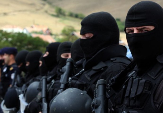 Region u strahu: U avgustu se dižu na oružje Albanci, najgore bi mogla proći RS