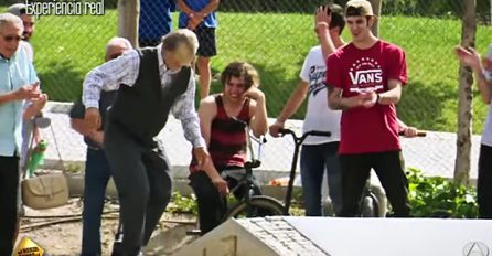 Djed oduševio sve prisutne: Pogledajte kako je održao lekciju mladima!