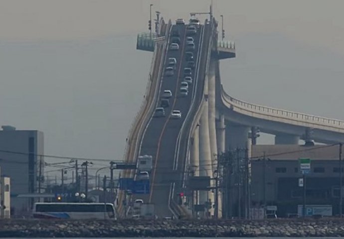 Upoznajte most strave: Vozače hvata panika kad moraju da voze preko njega (VIDEO)