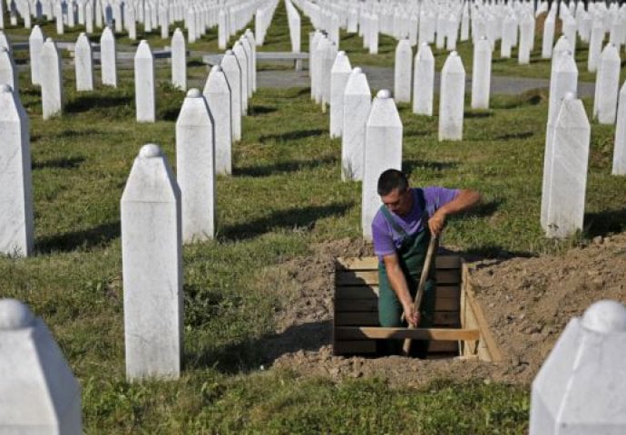 Posljednje riječi ratnog reportera: Može li iko u svijetu doći da vidi tragediju Srebrenice