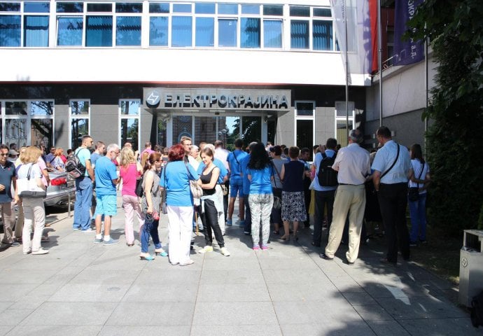 Banjalučani obilježili 159. rođendan Nikole Tesle polaganjem cvijeća