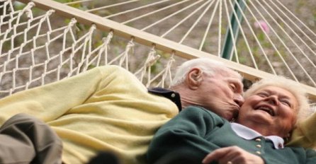 Dirljivo pismo zaljubljenog deke svojoj ženi  nakon 67 godina braka (FOTO)