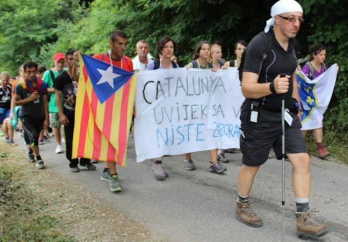 OMLADINA IZ BARCELONE NA MARŠU MIRA Uvijek sa vama, niste zaboravljeni 