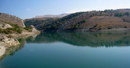 Hercegovci izvukli ogromnu neman iz jezera