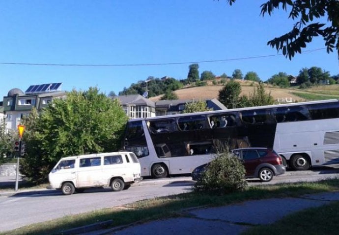 NOVI DETALJI SINOĆNJIH NEREDA Tri osobe teže povrijeđene, 18 pacijenata na KCUS-u