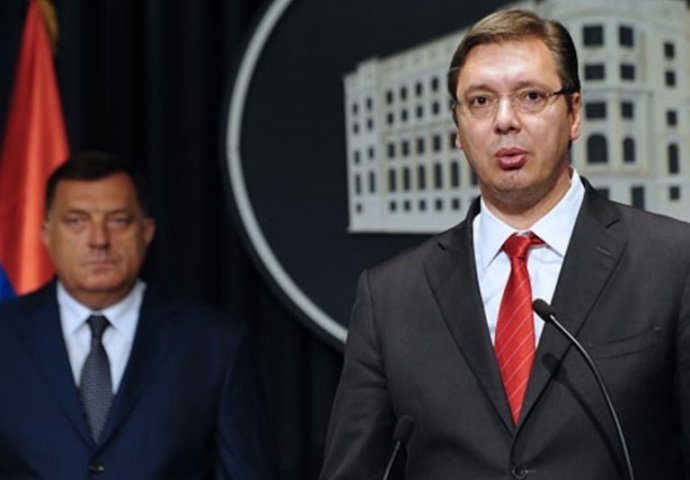 Vučić zamolio Dodika da još jednom razmotri odluku o referendumu