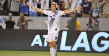 Debi iz snova: Gerrard prvu ligašku utakmicu ovjerio golom i asistencijom