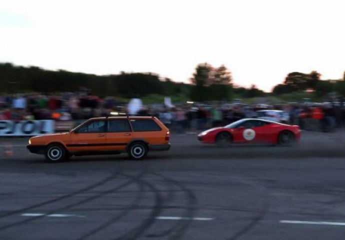 Stari Passat karavan vs. Ferrari na utrci ubrzanja (VIDEO)