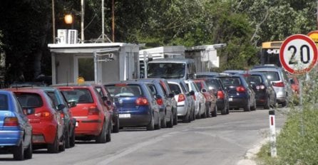 Velike gužve na graničnim prelazima: U Doljanima se čeka i više od tri sata