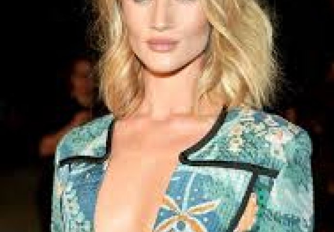 LIJEPO A JEDNOSTAVNO: Ovo su popularne frizure koje morate probati