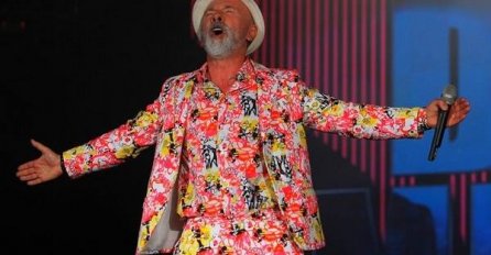 Recite mi gospođo, ko je Dino Merlin da blokira saobraćaj ?!