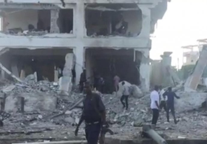 Somalija: 13 poginulih u napadu na hotel u Mogadishu