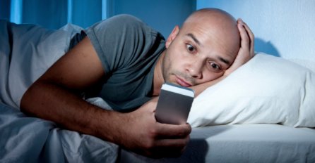 Kakva paranoja: Ovo je 20 stvari na koje muškarci pomisle kada im žena ne odgovori na SMS