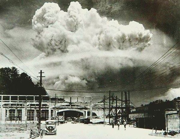 picture-of-nagasaki-only-20-minutes-after-the-atomic-bombing-in-the-year-1945