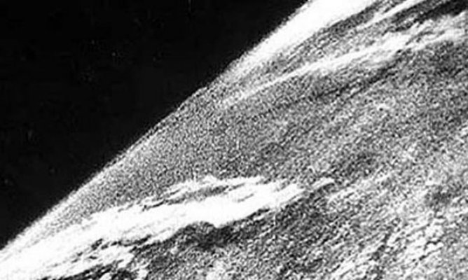 the-very-first-photo-of-earth-from-space-in-the-year-1946