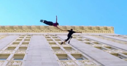  Iskočili su kroz prozor najviše zgrade i zaprepastili sve prisutne 