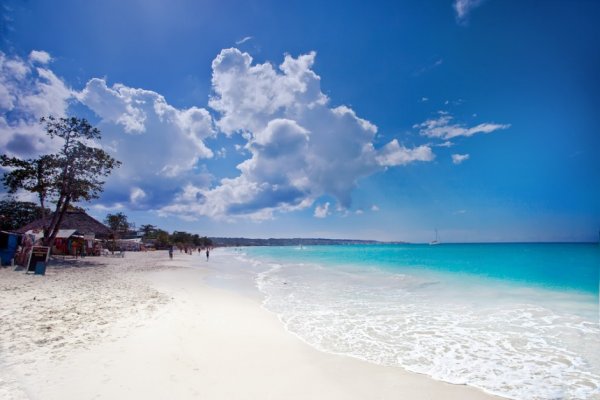 jamaicanegril7milebeach-011511-940x626
