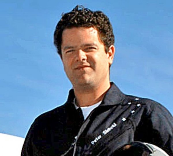 55b9ba95-389c-4530-96c5-689b0a0a0a64-peter